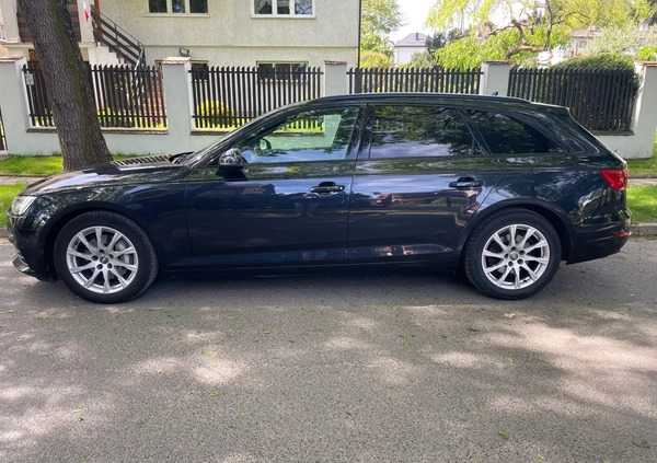 Audi A4 cena 69900 przebieg: 199999, rok produkcji 2017 z Lublin małe 301